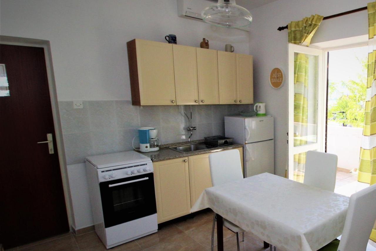 Apartments And Rooms With Parking Space Pag - 13060 パグ エクステリア 写真