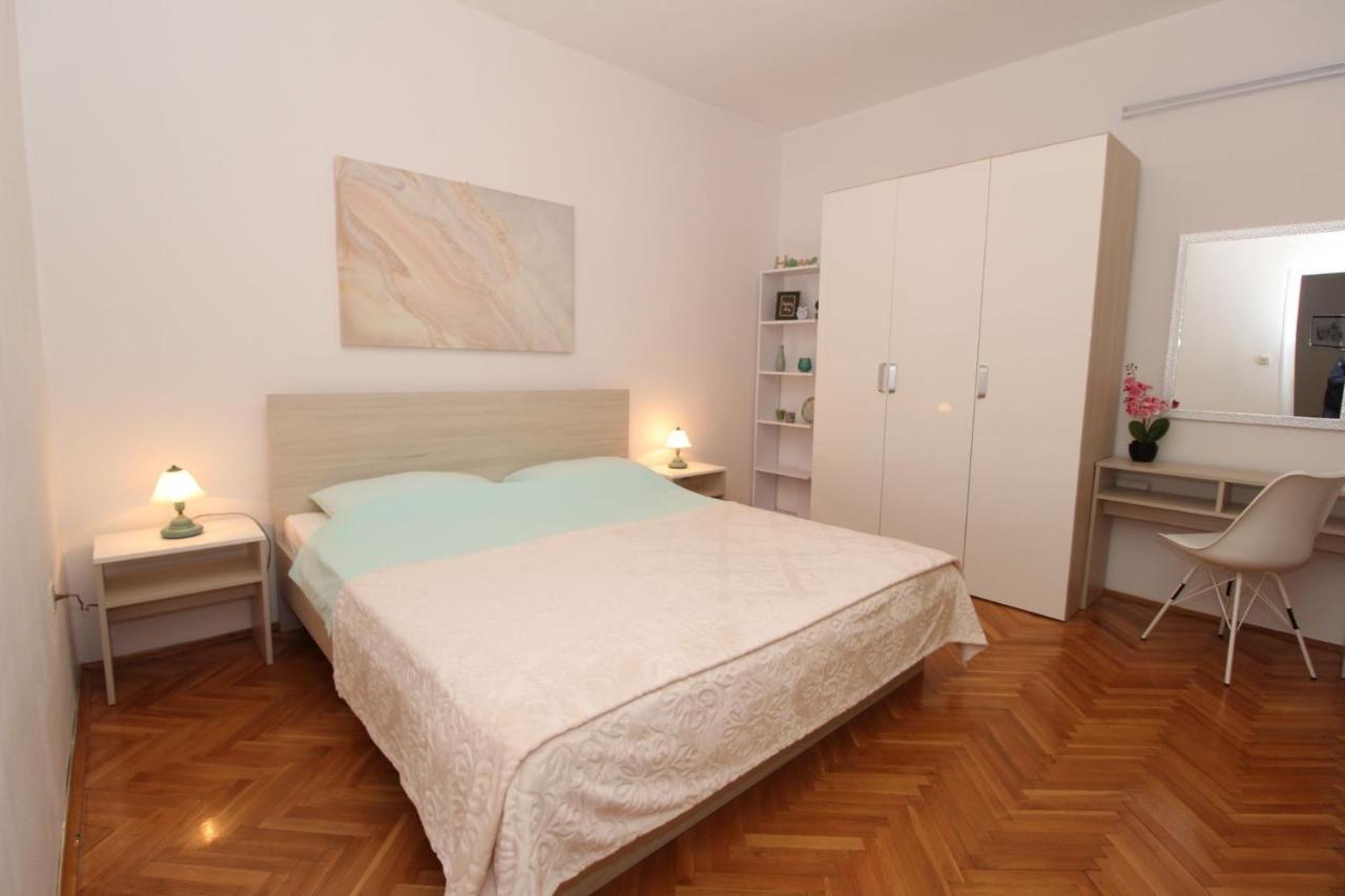 Apartments And Rooms With Parking Space Pag - 13060 パグ エクステリア 写真