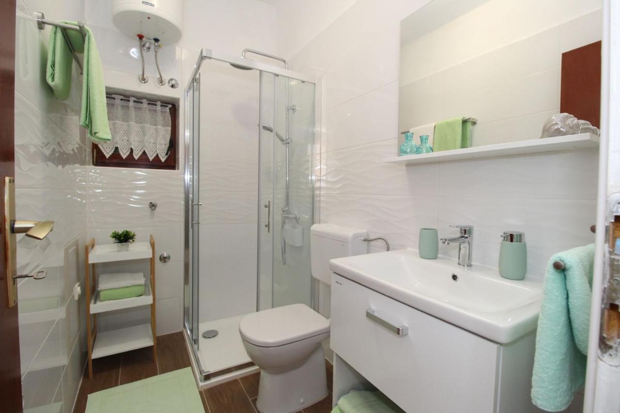 Apartments And Rooms With Parking Space Pag - 13060 パグ エクステリア 写真