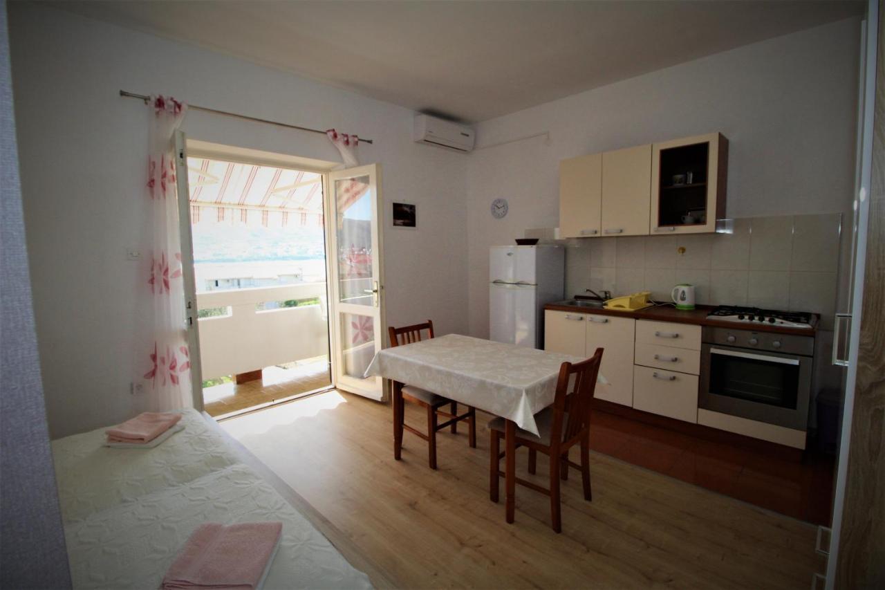 Apartments And Rooms With Parking Space Pag - 13060 パグ エクステリア 写真