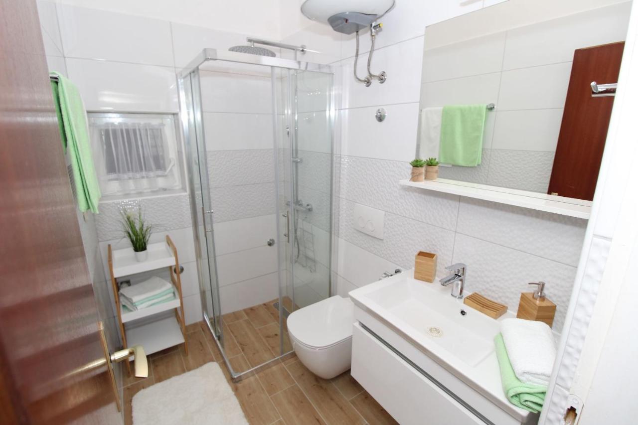 Apartments And Rooms With Parking Space Pag - 13060 パグ エクステリア 写真